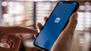 7 Compelling Reasons to Consistently Post on LinkedIn